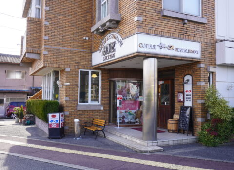 カフェテラスセーヌの外観