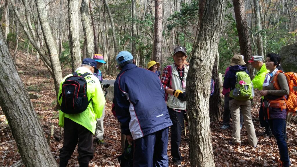 「奇岩・巨岩の岳山」登山の集い